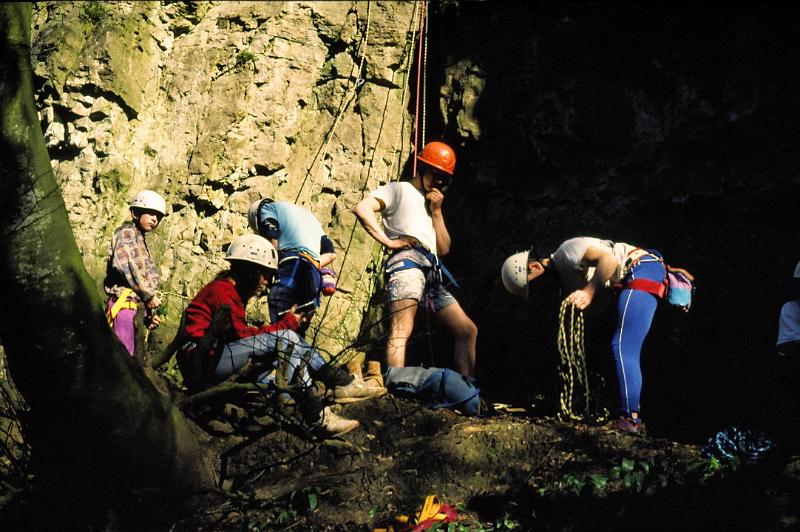 steven0052.JPG - packing up at end of day